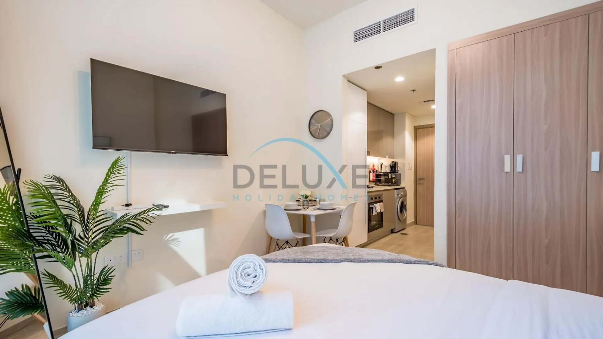Sleek Studio Apartment In Azizi Riviera 47, Al Merkadh By Deluxe Holiday Homes Dubai